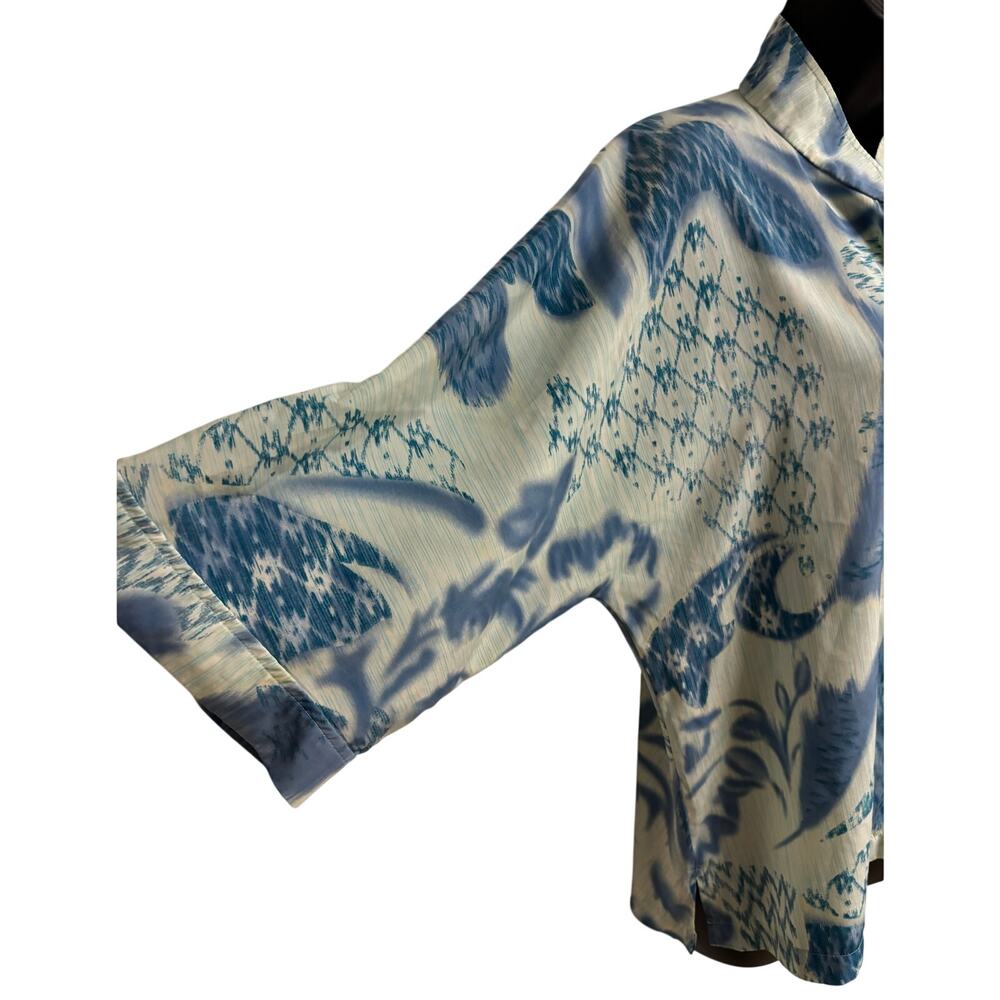 Natori Large Blue Abstract Print Blouse Silk Feel Short Sleeve Lightweight Top - Picture 3 of 7